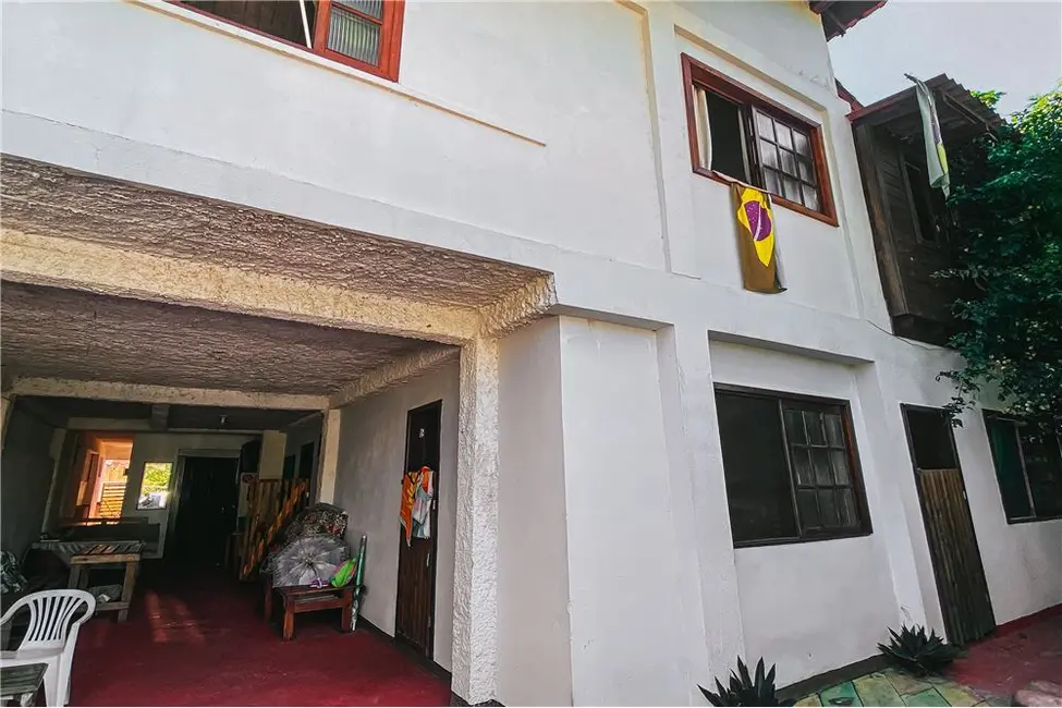 Foto 2 de Casa com 3 quartos à venda, 216m2 em Bombinhas - SC