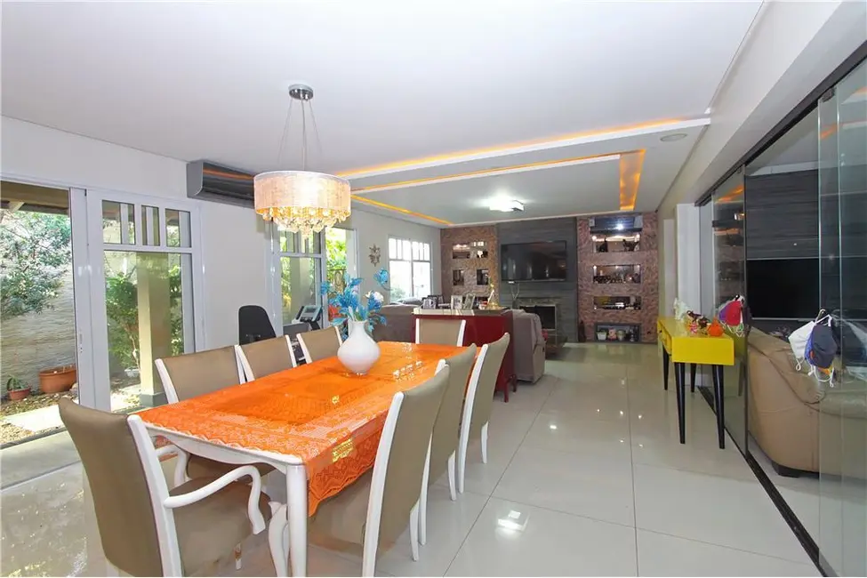 Casa com 4 quartos à venda, 446m2 em Jardim Carvalho, Porto Alegre - RS - imagem 4 Foto 4 de Casa com 4 quartos à venda, 446m2 em Jardim Carvalho, Porto Alegre - RS