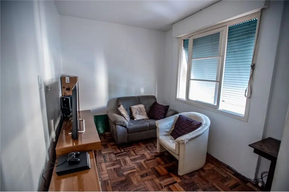 Apartamento com 2 quartos à venda, 58m2 em Passo da Areia, Porto Alegre - RS - imagem 4 Foto 4 de Apartamento com 2 quartos à venda, 58m2 em Passo da Areia, Porto Alegre - RS