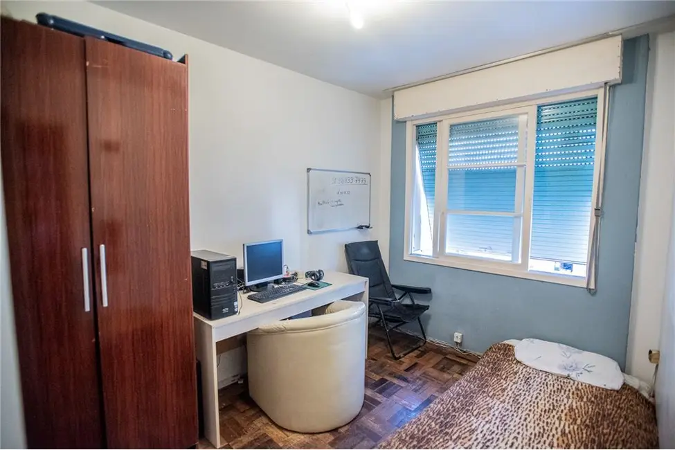 Apartamento com 2 quartos à venda, 58m2 em Passo da Areia, Porto Alegre - RS - imagem 9 Foto 9 de Apartamento com 2 quartos à venda, 58m2 em Passo da Areia, Porto Alegre - RS