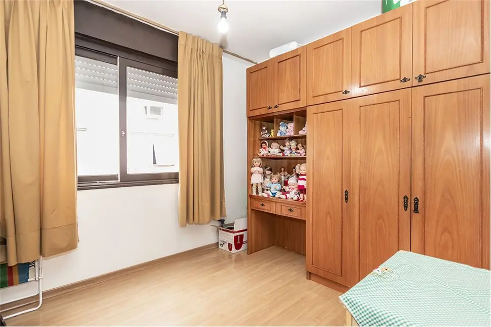 Apartamento com 3 quartos à venda, 79m2 em Vila Ipiranga, Porto Alegre - RS - imagem 7 Foto 7 de Apartamento com 3 quartos à venda, 79m2 em Vila Ipiranga, Porto Alegre - RS