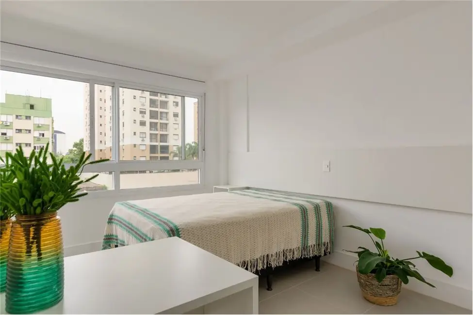 Foto 2 de Apartamento com 1 quarto à venda, 27m2 em Partenon, Porto Alegre - RS
