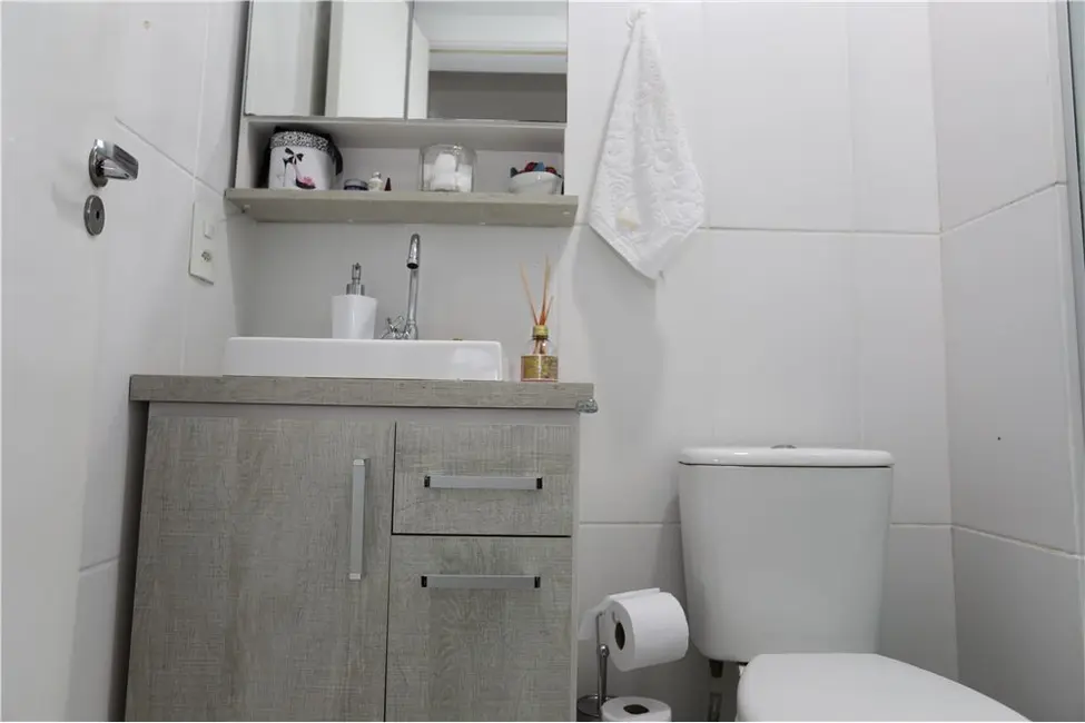 Foto 2 de Apartamento com 2 quartos à venda, 48m2 em Jardim Itu, Porto Alegre - RS