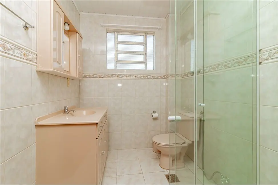 Apartamento com 2 quartos à venda, 82m2 em Passo da Areia, Porto Alegre - RS - imagem 7 Foto 7 de Apartamento com 2 quartos à venda, 82m2 em Passo da Areia, Porto Alegre - RS