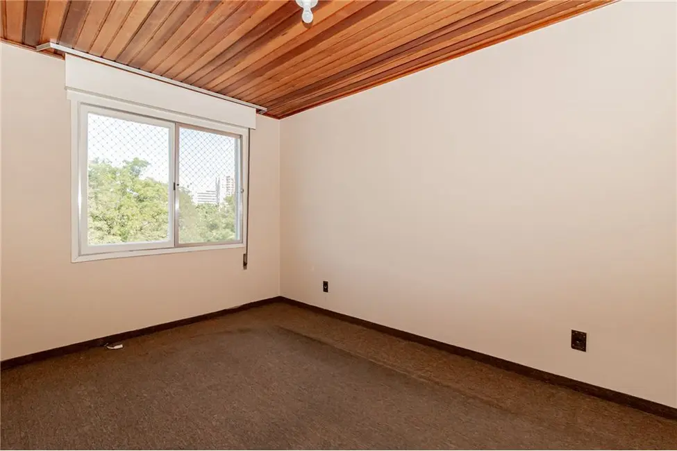 Apartamento com 2 quartos à venda, 82m2 em Passo da Areia, Porto Alegre - RS - imagem 6 Foto 6 de Apartamento com 2 quartos à venda, 82m2 em Passo da Areia, Porto Alegre - RS