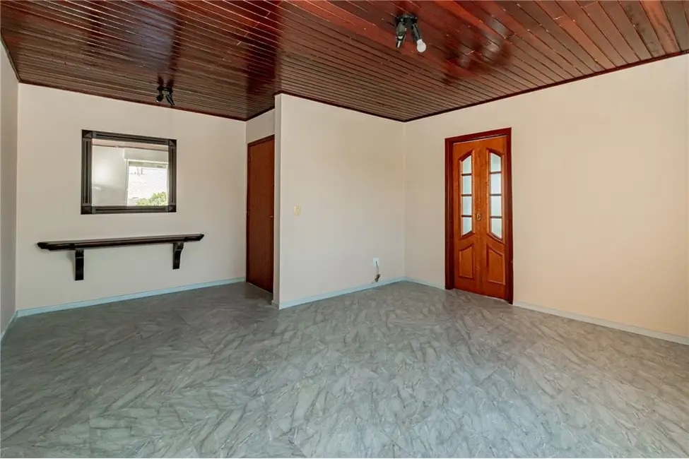Foto 2 de Apartamento com 2 quartos à venda, 82m2 em Passo da Areia, Porto Alegre - RS