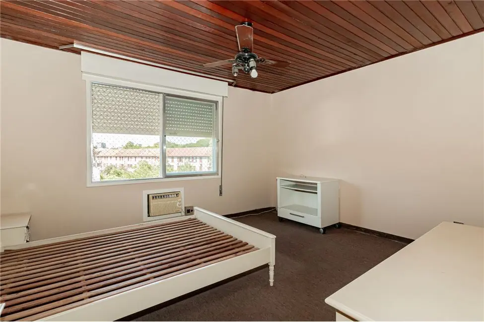 Apartamento com 2 quartos à venda, 82m2 em Passo da Areia, Porto Alegre - RS - imagem 4 Foto 4 de Apartamento com 2 quartos à venda, 82m2 em Passo da Areia, Porto Alegre - RS