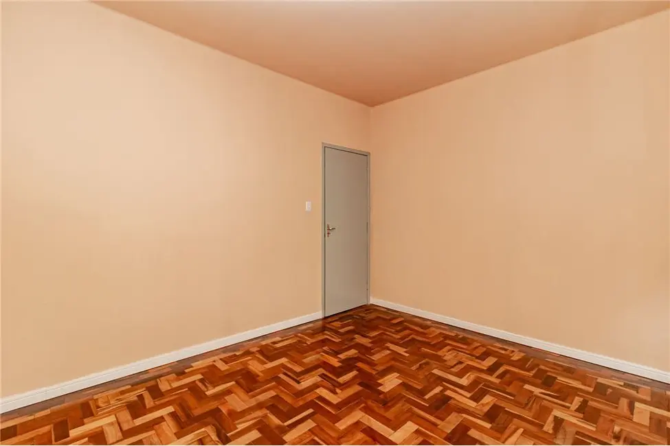 Foto 6 de Apartamento com 2 quartos à venda, 50m2 em Passo da Areia, Porto Alegre - RS