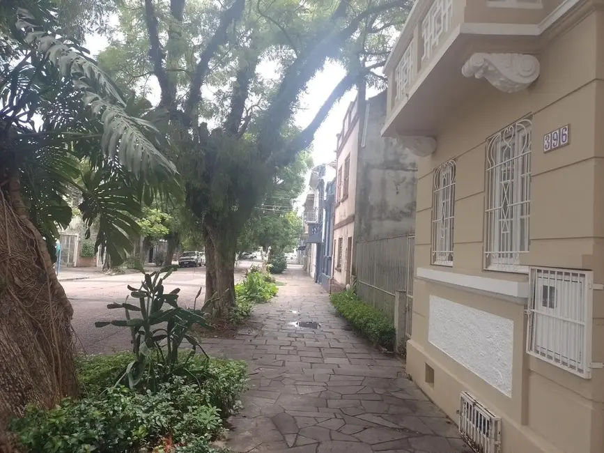 Casa com 3 quartos à venda, 180m2 em Floresta, Porto Alegre - RS - imagem 3 Foto 3 de Casa com 3 quartos à venda, 180m2 em Floresta, Porto Alegre - RS