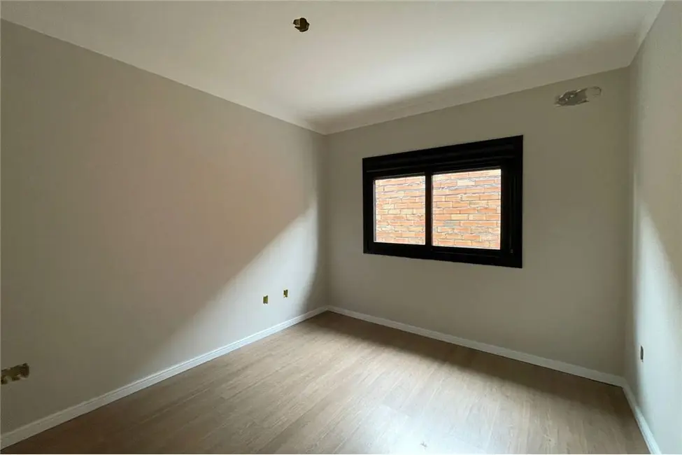 Casa com 3 quartos à venda, 130m2 em Estância Velha, Canoas - RS - imagem 5 Foto 5 de Casa com 3 quartos à venda, 130m2 em Estância Velha, Canoas - RS