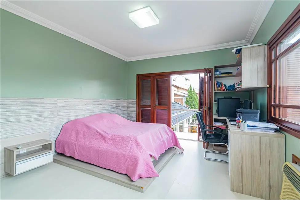 Foto 8 de Casa com 3 quartos à venda, 289m2 em Porto Alegre - RS