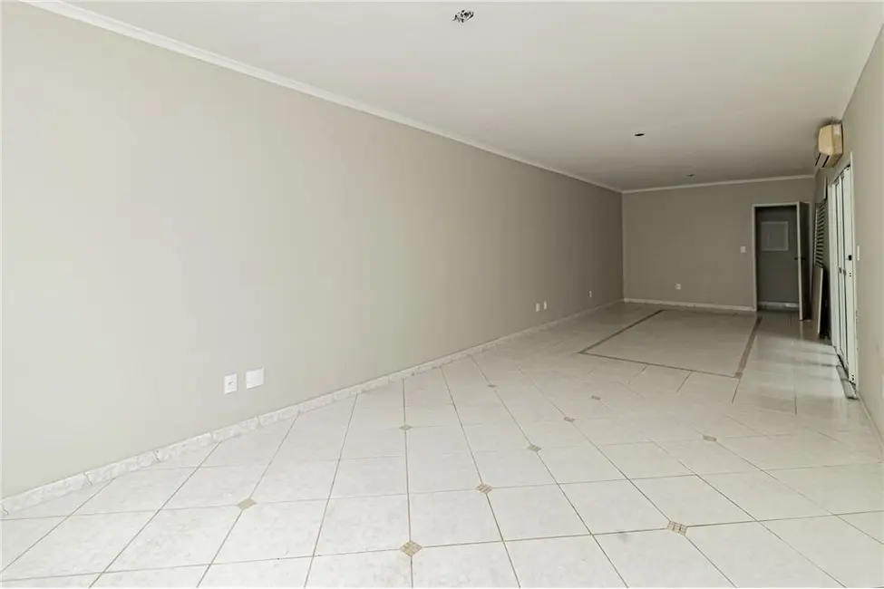 Casa com 3 quartos à venda, 312m2 em Passo da Areia, Porto Alegre - RS - imagem 3 Foto 3 de Casa com 3 quartos à venda, 312m2 em Passo da Areia, Porto Alegre - RS