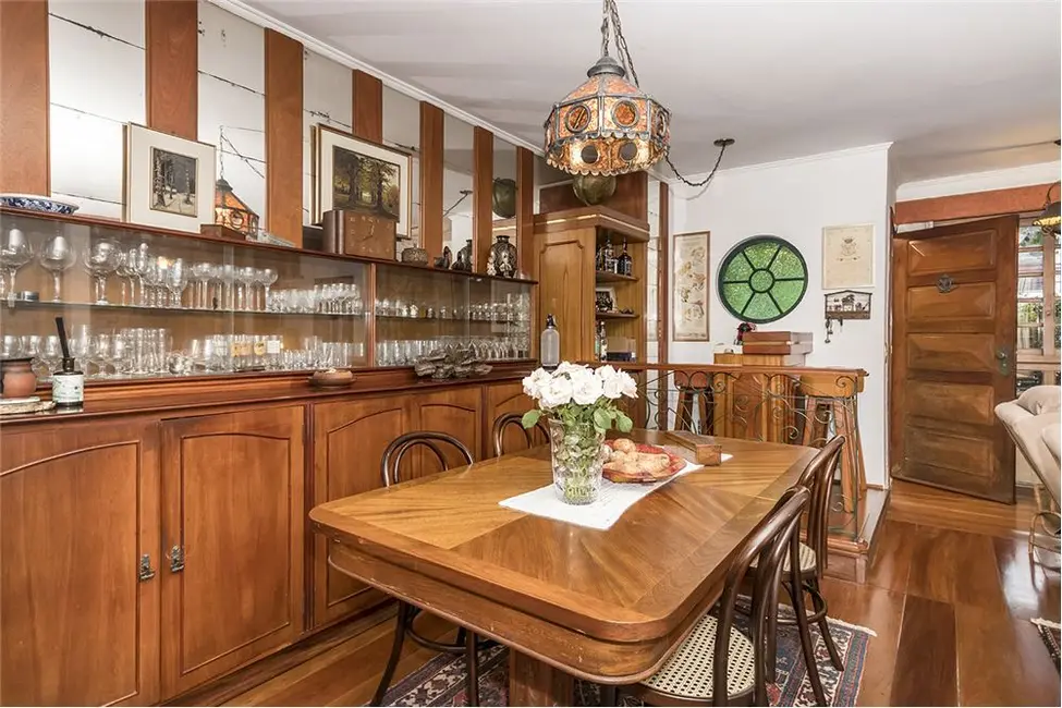 Casa com 4 quartos à venda, 280m2 em Três Figueiras, Porto Alegre - RS - imagem 7 Foto 7 de Casa com 4 quartos à venda, 280m2 em Três Figueiras, Porto Alegre - RS