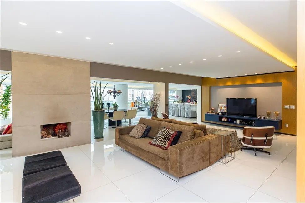 Apartamento com 4 quartos à venda, 335m2 em Moema, São Paulo - SP - imagem 9 Foto 9 de Apartamento com 4 quartos à venda, 335m2 em Moema, São Paulo - SP