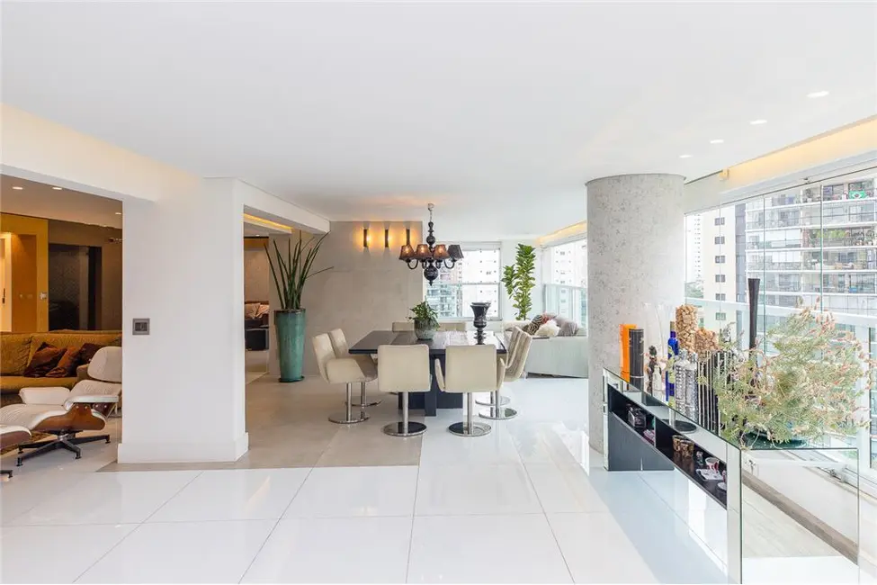 Apartamento com 4 quartos à venda, 335m2 em Moema, São Paulo - SP - imagem 5 Foto 5 de Apartamento com 4 quartos à venda, 335m2 em Moema, São Paulo - SP