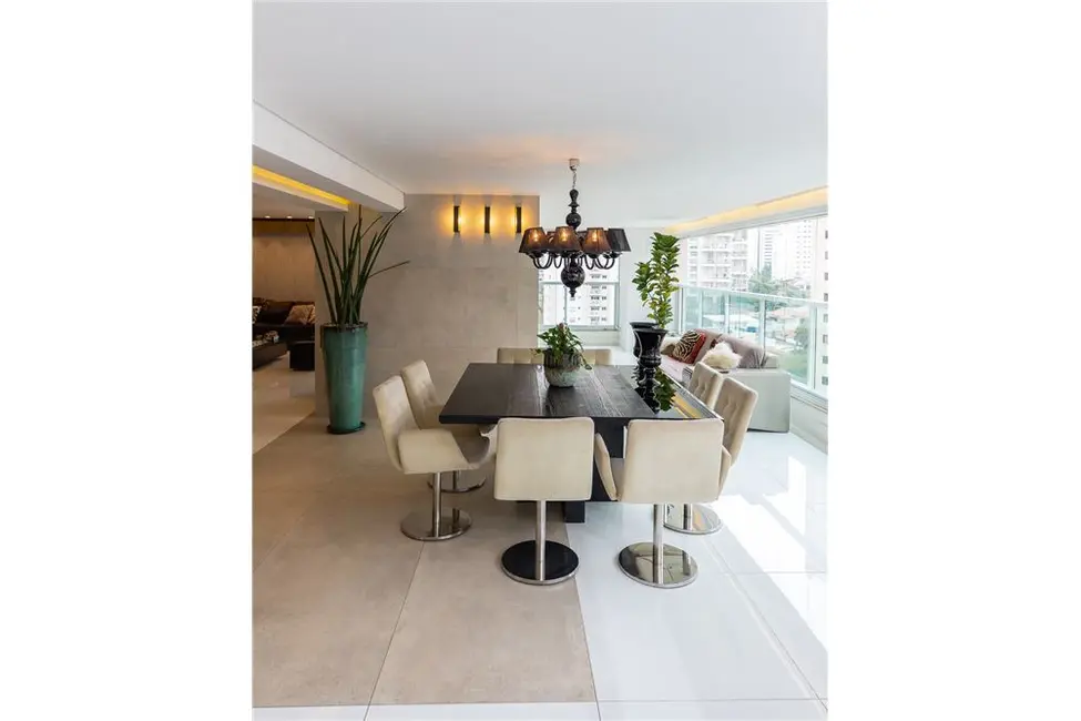 Apartamento com 4 quartos à venda, 335m2 em Moema, São Paulo - SP - imagem 4 Foto 4 de Apartamento com 4 quartos à venda, 335m2 em Moema, São Paulo - SP