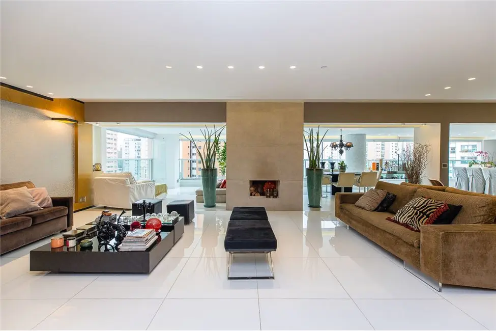 Apartamento com 4 quartos à venda, 335m2 em Moema, São Paulo - SP - imagem 8 Foto 8 de Apartamento com 4 quartos à venda, 335m2 em Moema, São Paulo - SP