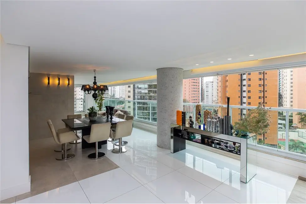 Apartamento com 4 quartos à venda, 335m2 em Moema, São Paulo - SP - imagem 7 Foto 7 de Apartamento com 4 quartos à venda, 335m2 em Moema, São Paulo - SP