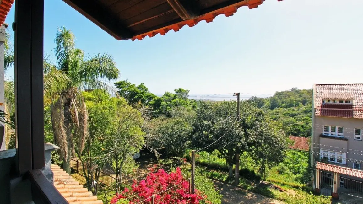 Casa com 3 quartos à venda, 195m2 em Teresópolis, Porto Alegre - RS - imagem 8 Foto 8 de Casa com 3 quartos à venda, 195m2 em Teresópolis, Porto Alegre - RS