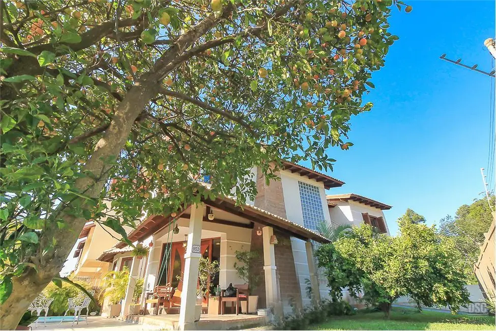 Foto 3 de Casa com 4 quartos à venda, 250m2 em Hípica, Porto Alegre - RS
