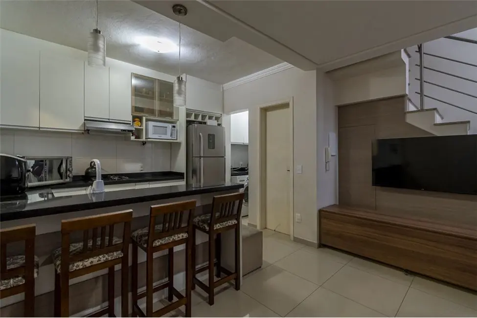 Casa com 2 quartos à venda, 89m2 em Niterói, Canoas - RS - imagem 6 Foto 6 de Casa com 2 quartos à venda, 89m2 em Niterói, Canoas - RS