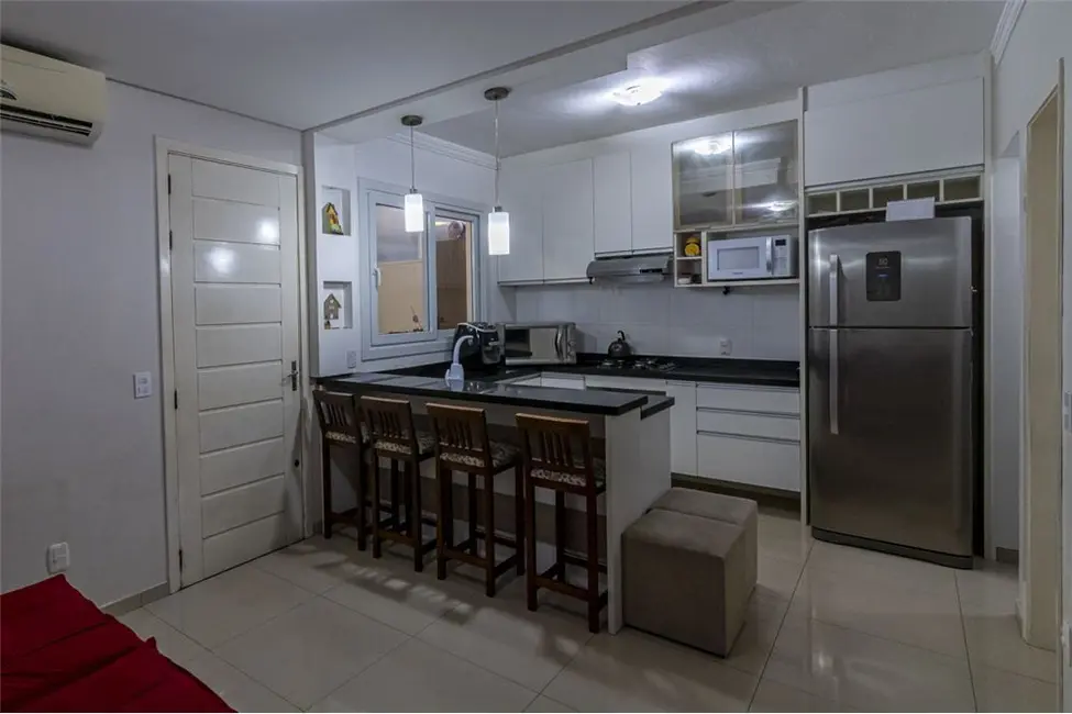 Casa com 2 quartos à venda, 89m2 em Niterói, Canoas - RS - imagem 5 Foto 5 de Casa com 2 quartos à venda, 89m2 em Niterói, Canoas - RS
