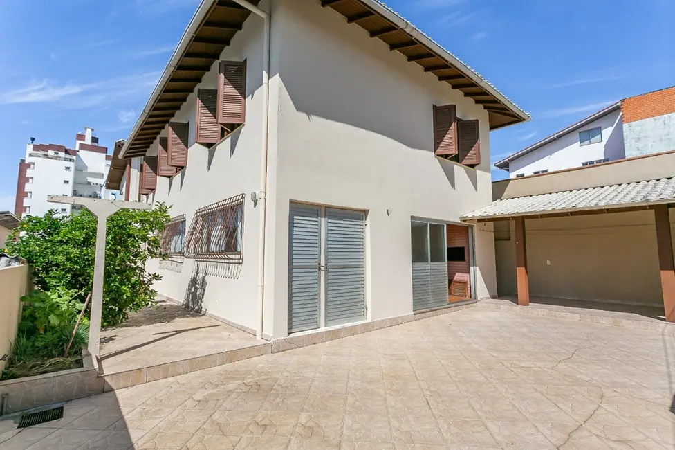 Foto 2 de Casa com 5 quartos à venda, 369m2 em Estreito, Florianopolis - SC