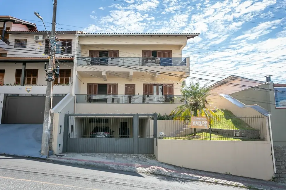 Foto 1 de Casa com 5 quartos à venda, 369m2 em Estreito, Florianopolis - SC