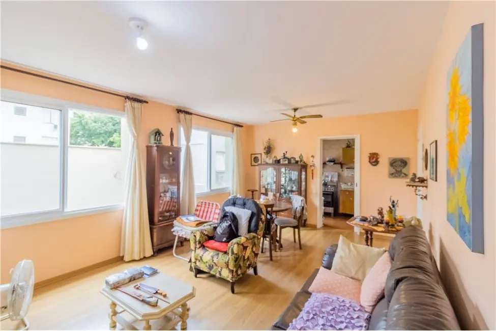 Apartamento com 1 quarto à venda, 52m2 em Moinhos de Vento, Porto Alegre - RS - imagem 2 Foto 2 de Apartamento com 1 quarto à venda, 52m2 em Moinhos de Vento, Porto Alegre - RS