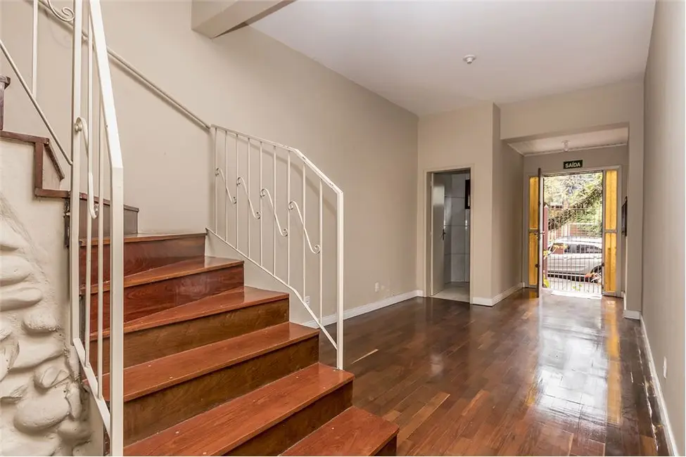 Foto 5 de Casa com 5 quartos à venda, 200m2 em Rio Branco, Porto Alegre - RS