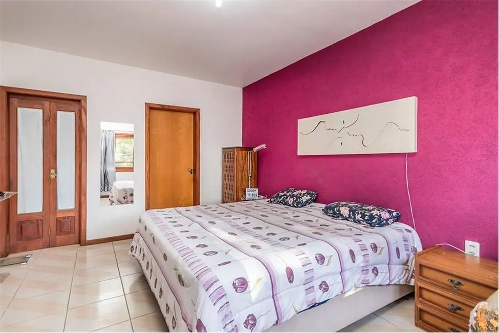 Casa com 3 quartos à venda, 250m2 em Partenon, Porto Alegre - RS - imagem 8 Foto 8 de Casa com 3 quartos à venda, 250m2 em Partenon, Porto Alegre - RS