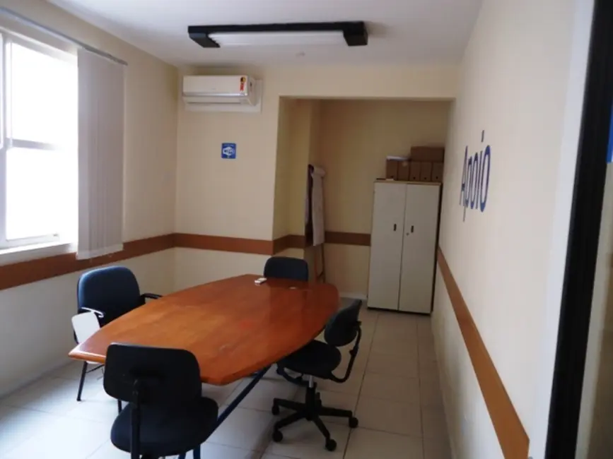 Prédio Inteiro à venda, 1400m2 em Centro Histórico, Porto Alegre - RS - imagem 7 Foto 7 de Prédio Inteiro à venda, 1400m2 em Centro Histórico, Porto Alegre - RS