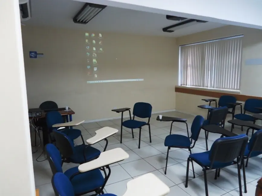 Prédio Inteiro à venda, 1400m2 em Centro Histórico, Porto Alegre - RS - imagem 6 Foto 6 de Prédio Inteiro à venda, 1400m2 em Centro Histórico, Porto Alegre - RS