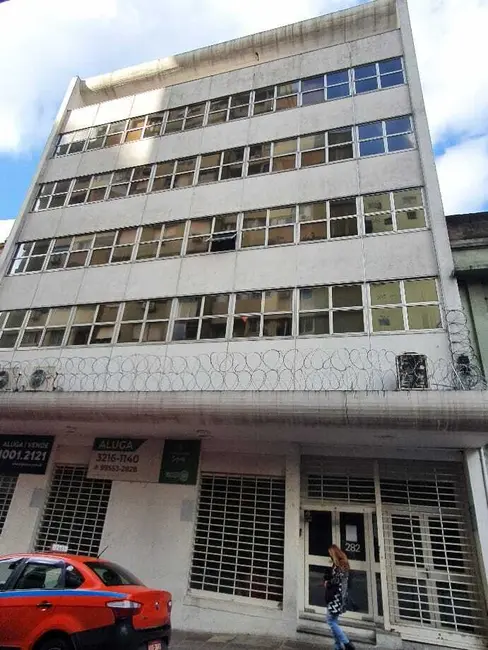 Prédio Inteiro à venda, 1400m2 em Centro Histórico, Porto Alegre - RS - imagem 2 Foto 2 de Prédio Inteiro à venda, 1400m2 em Centro Histórico, Porto Alegre - RS