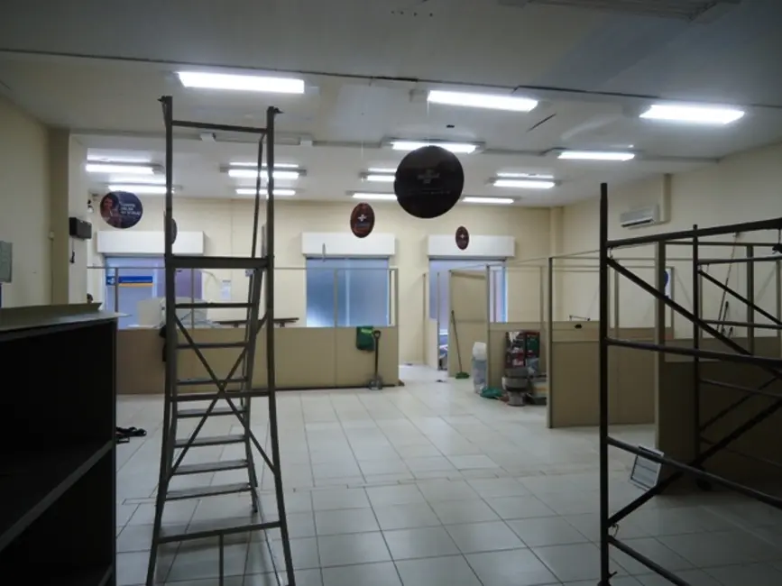 Prédio Inteiro à venda, 1400m2 em Centro Histórico, Porto Alegre - RS - imagem 4 Foto 4 de Prédio Inteiro à venda, 1400m2 em Centro Histórico, Porto Alegre - RS