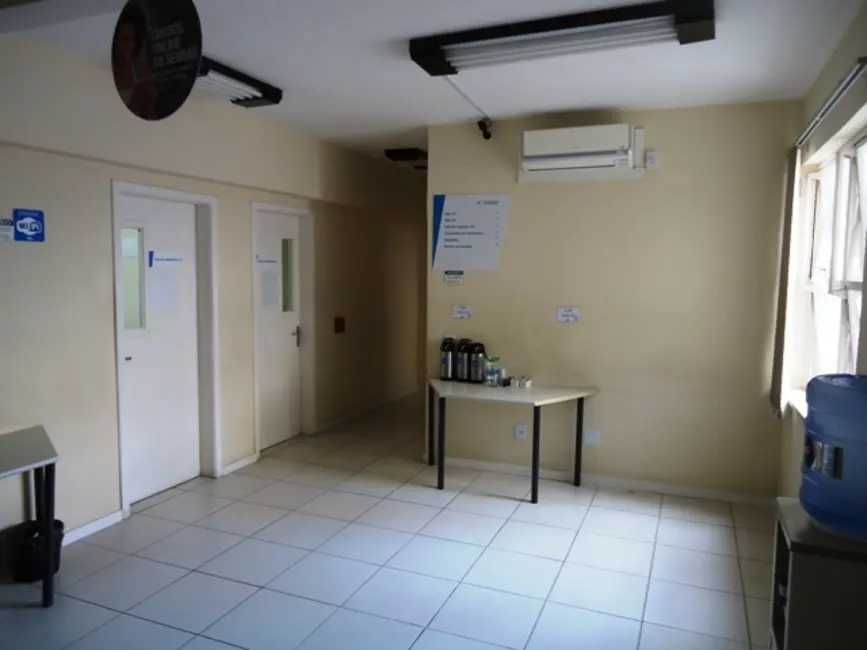 Prédio Inteiro à venda, 1400m2 em Centro Histórico, Porto Alegre - RS - imagem 8 Foto 8 de Prédio Inteiro à venda, 1400m2 em Centro Histórico, Porto Alegre - RS