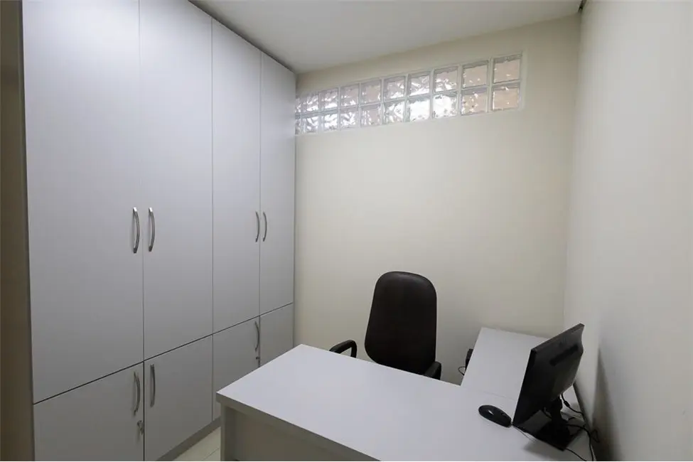 Sala Comercial à venda, 61m2 em Centro Histórico, Porto Alegre - RS - imagem 3 Foto 3 de Sala Comercial à venda, 61m2 em Centro Histórico, Porto Alegre - RS