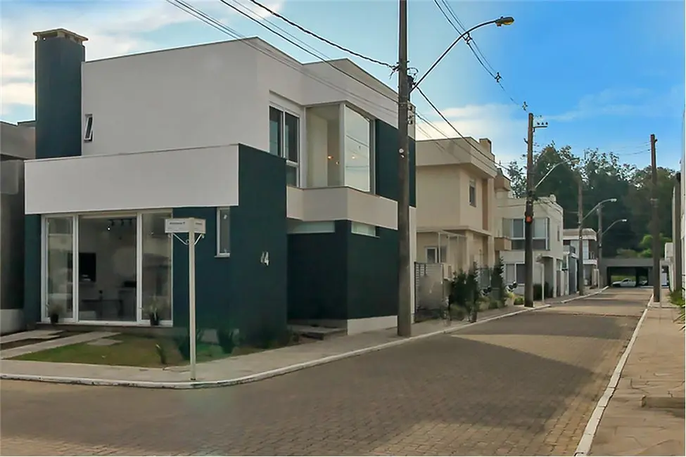 Foto 2 de Casa com 3 quartos à venda, 131m2 em Hípica, Porto Alegre - RS