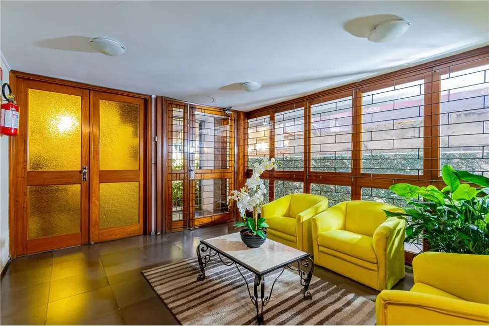 Cobertura com 3 quartos à venda, 233m2 em Rio Branco, Porto Alegre - RS - imagem 3 Foto 3 de Cobertura com 3 quartos à venda, 233m2 em Rio Branco, Porto Alegre - RS