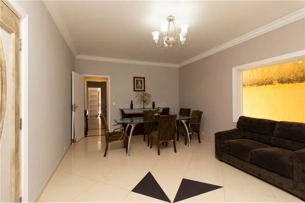 Casa com 5 quartos à venda, 236m2 em Planalto Paulista, São Paulo - SP - imagem 2 Foto 2 de Casa com 5 quartos à venda, 236m2 em Planalto Paulista, São Paulo - SP