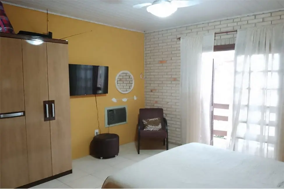 Casa com 3 quartos à venda, 140m2 em Jardim Itu, Porto Alegre - RS - imagem 6 Foto 6 de Casa com 3 quartos à venda, 140m2 em Jardim Itu, Porto Alegre - RS