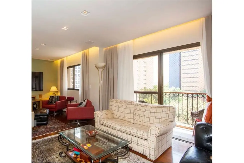 Apartamento com 4 quartos à venda, 200m2 em Moema, São Paulo - SP - imagem 5 Foto 5 de Apartamento com 4 quartos à venda, 200m2 em Moema, São Paulo - SP