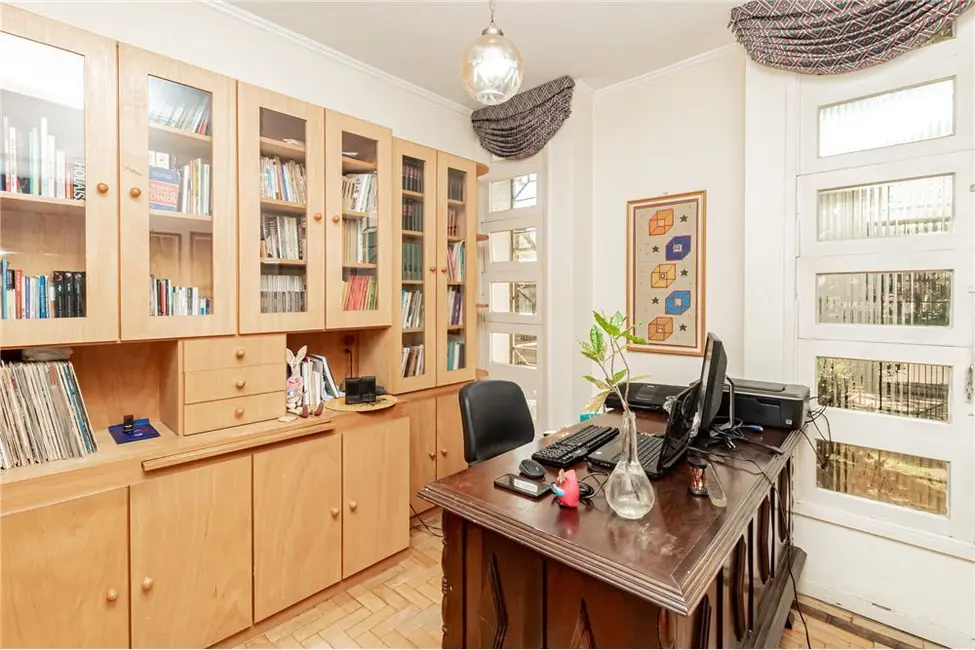 Foto 7 de Casa com 3 quartos à venda, 300m2 em Chácara das Pedras, Porto Alegre - RS