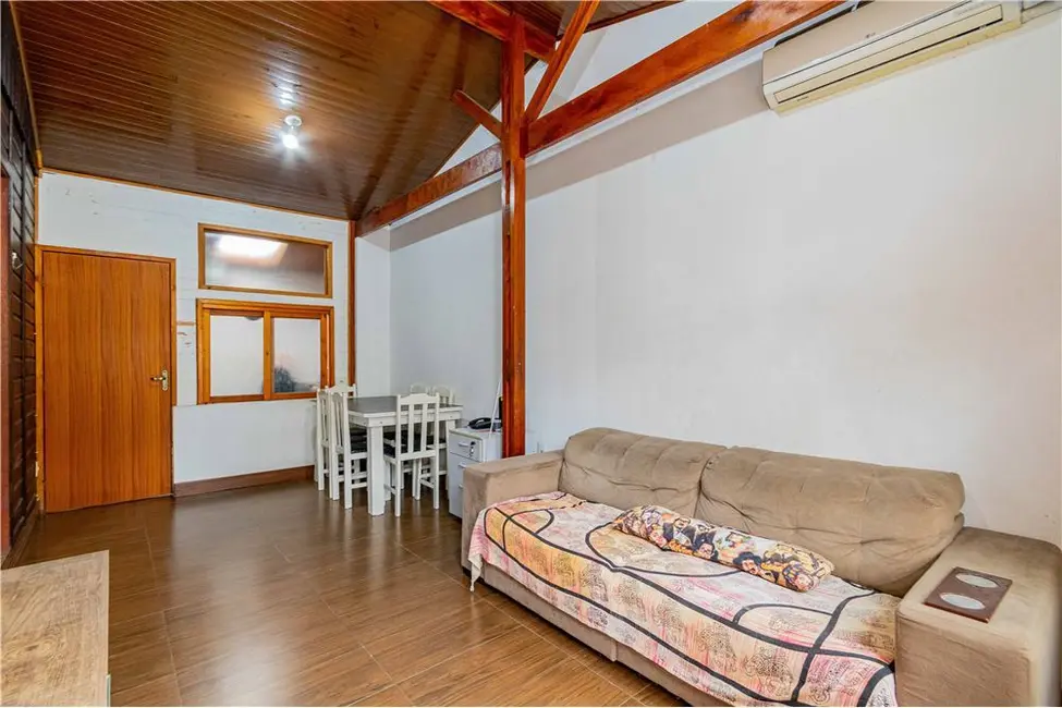 Foto 2 de Casa com 4 quartos à venda, 100m2 em Sarandi, Porto Alegre - RS