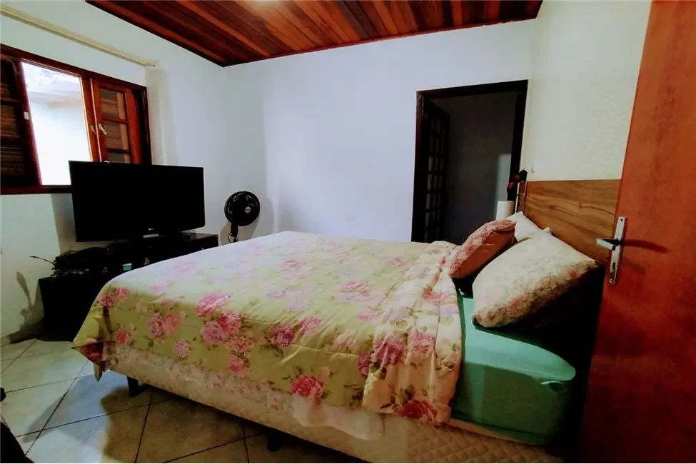 Casa com 2 quartos à venda, 141m2 em Jardim América, Poa - SP - imagem 6 Foto 6 de Casa com 2 quartos à venda, 141m2 em Jardim América, Poa - SP