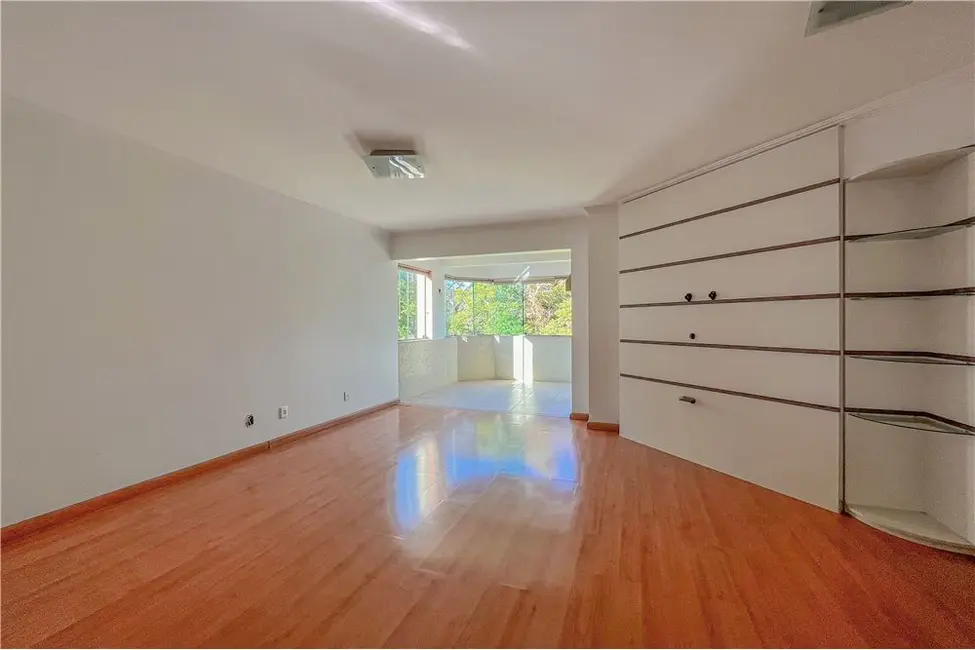 Apartamento com 3 quartos à venda, 99m2 em Vila Ipiranga, Porto Alegre - RS - imagem 3 Foto 3 de Apartamento com 3 quartos à venda, 99m2 em Vila Ipiranga, Porto Alegre - RS