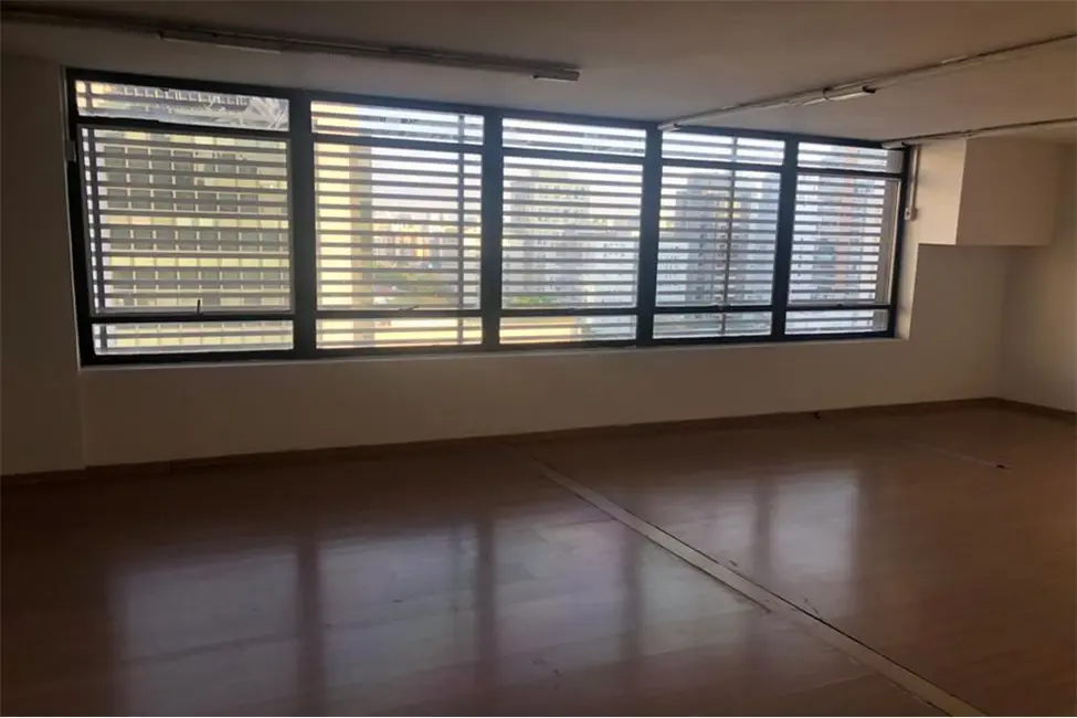 Sala Comercial à venda, 69m2 em Vila Olímpia, São Paulo - SP - imagem 4 Foto 4 de Sala Comercial à venda, 69m2 em Vila Olímpia, São Paulo - SP