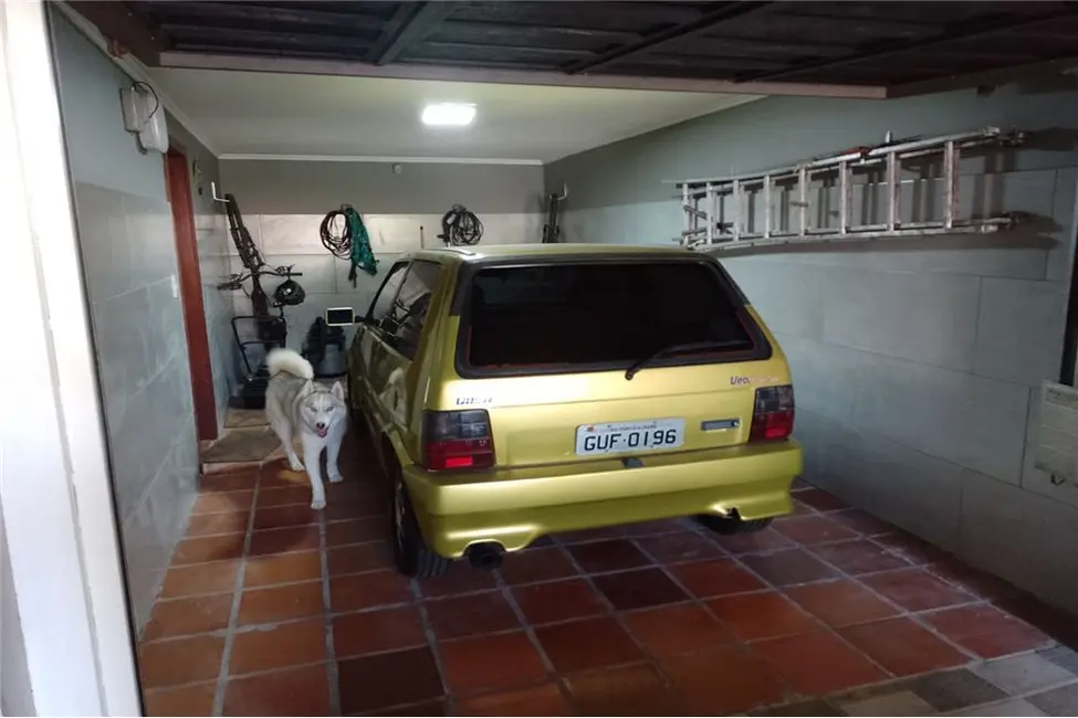 Casa com 3 quartos à venda, 240m2 em Ipanema, Porto Alegre - RS - imagem 5 Foto 5 de Casa com 3 quartos à venda, 240m2 em Ipanema, Porto Alegre - RS