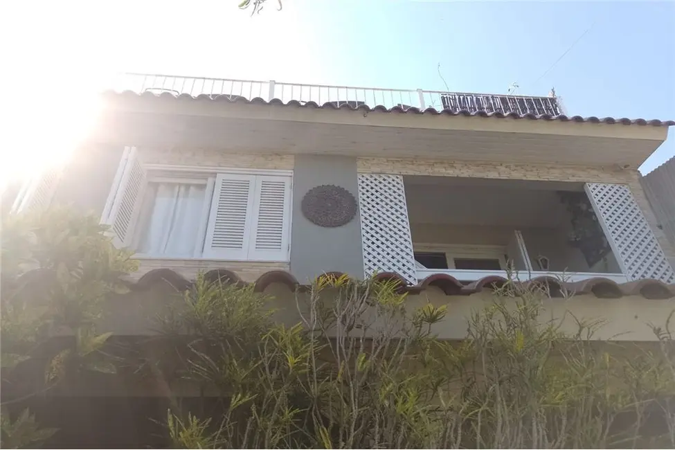 Casa com 3 quartos à venda, 240m2 em Ipanema, Porto Alegre - RS - imagem 4 Foto 4 de Casa com 3 quartos à venda, 240m2 em Ipanema, Porto Alegre - RS