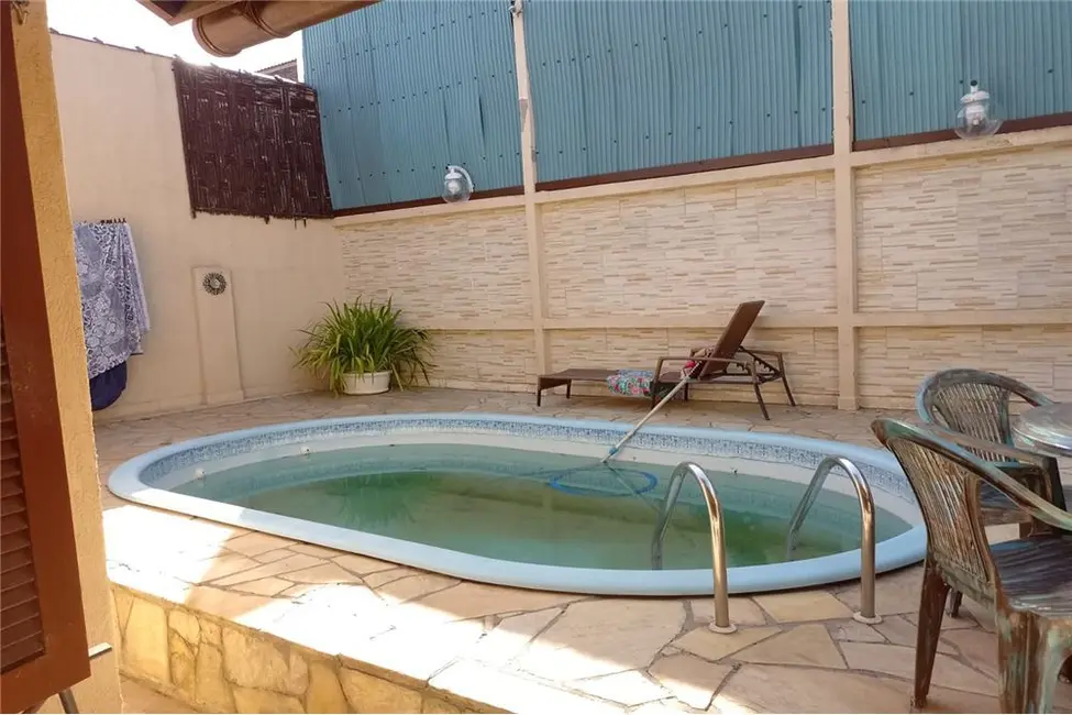 Casa com 3 quartos à venda, 240m2 em Ipanema, Porto Alegre - RS - imagem 8 Foto 8 de Casa com 3 quartos à venda, 240m2 em Ipanema, Porto Alegre - RS